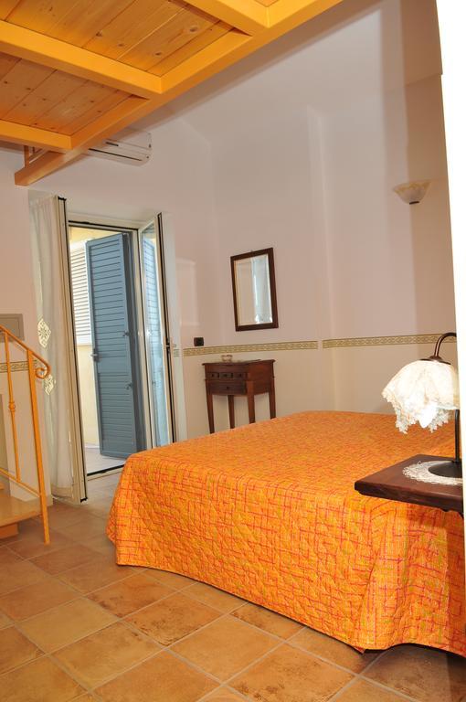 B&B L'Eucalipto Paola Quarto foto